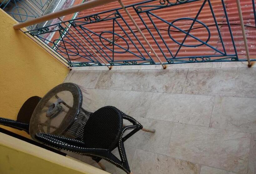 اتاق استاندارد چهار تخته, Sascha S Resort Oslob