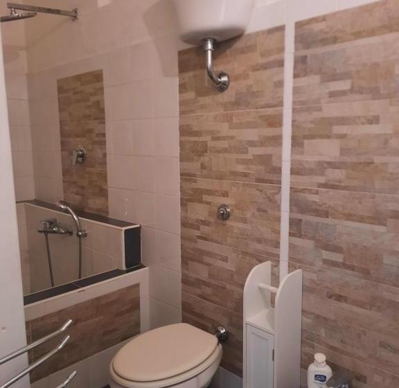 低层单卧公寓, B&b Letizia