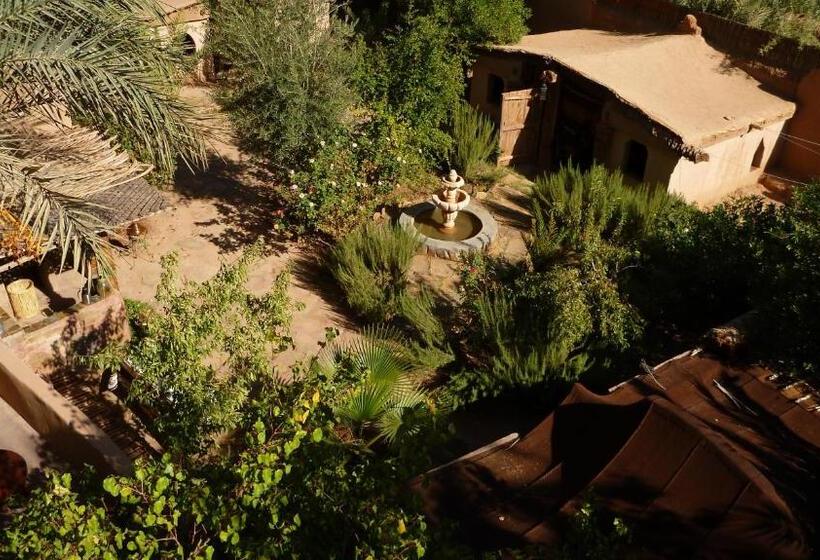 چادر با خدمات رفاهی استاندارد, Le Chant Des Palmiers