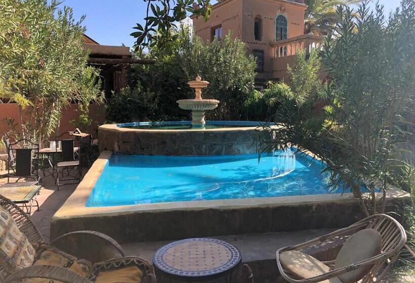 چادر با خدمات رفاهی استاندارد, Le Chant Des Palmiers