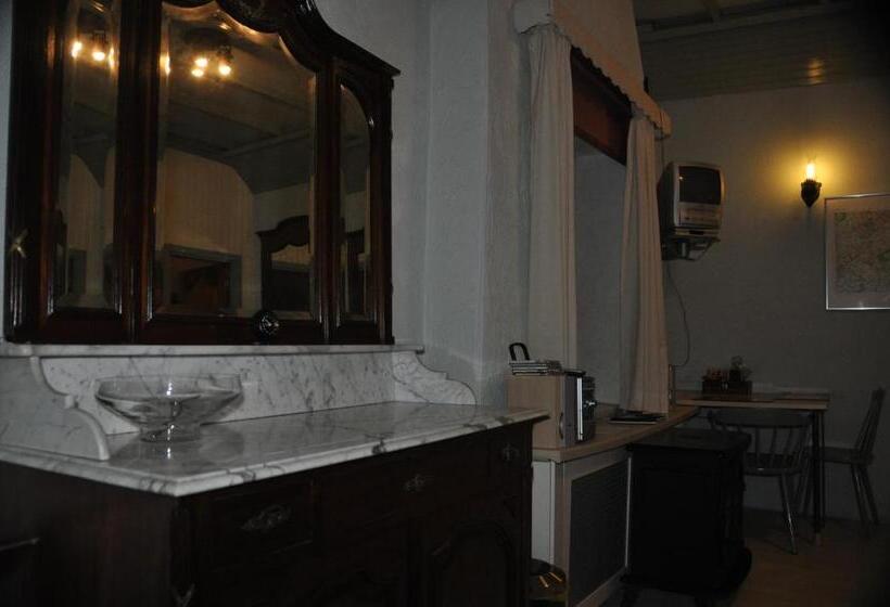 デラックスルーム, De Hoge Peel