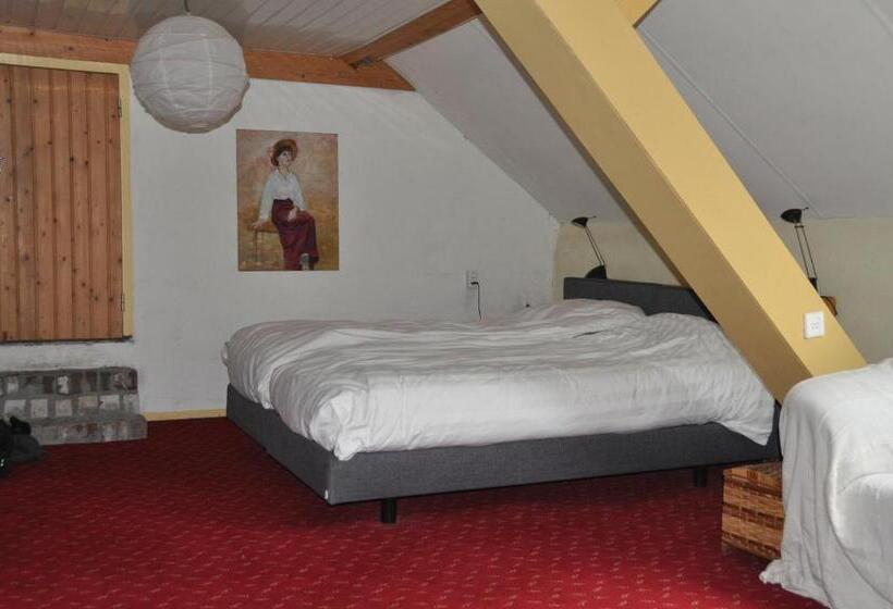 חדר דלוקס לשלושה, De Hoge Peel