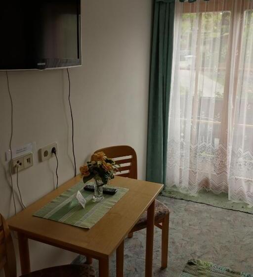 غرفة قياسية فردية مزودة بشُرفة, Pension Maier