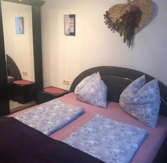 Apartament 2 Dormitoris, Pension Maier