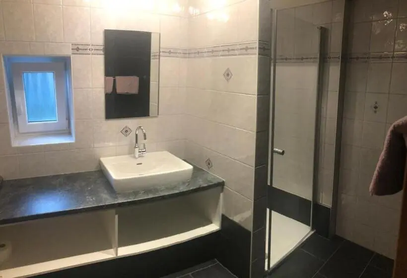 Apartament 2 Dormitoris, Pension Maier