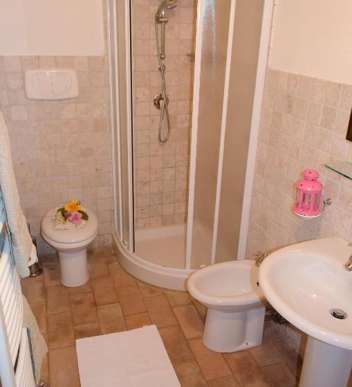 اتاق استاندارد, Agriturismo Pompagnano