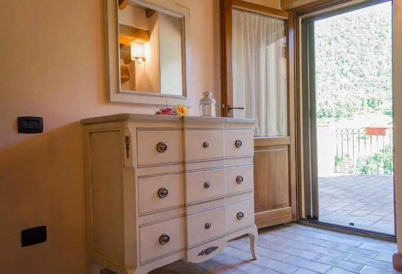 テラス付きジュニアスイート, Agriturismo Pompagnano