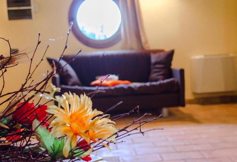 سوئیت جونیور با تراس, Agriturismo Pompagnano