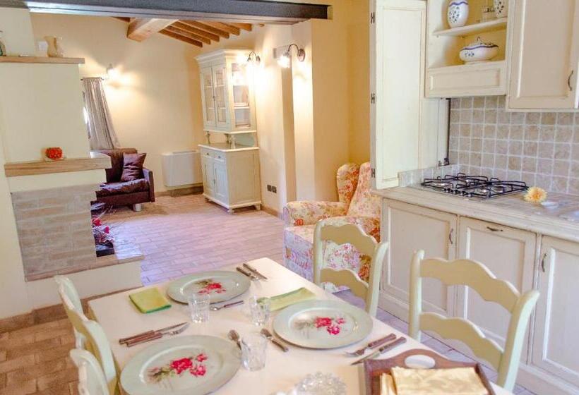 سوئیت جونیور با تراس, Agriturismo Pompagnano