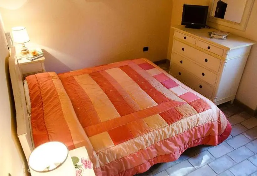 身障者適用キングサイズベッドルーム, Agriturismo Pompagnano