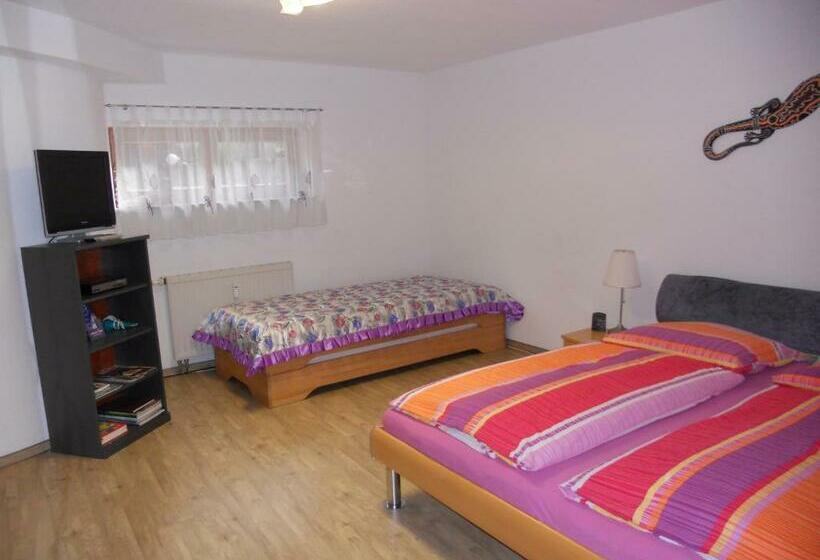 غرفة عائلية, Double Two Lodge