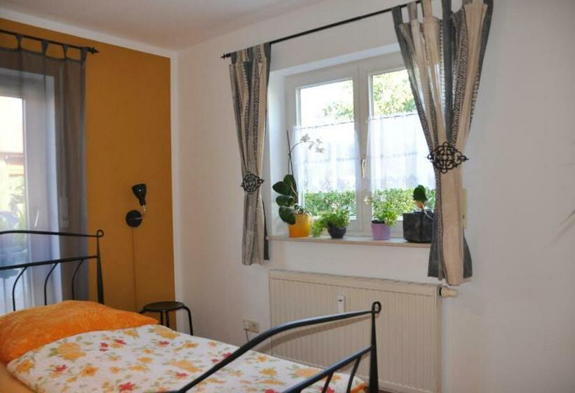 شقة غرفة واحدة, Double Two Lodge