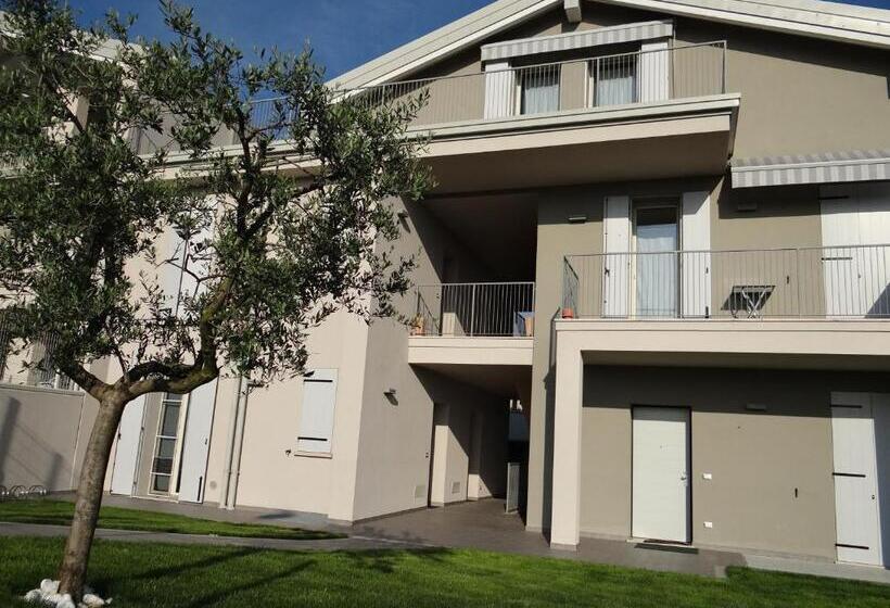 1 Bedroom Apartment Lake View, Nuovo Laghetto Del Frassino