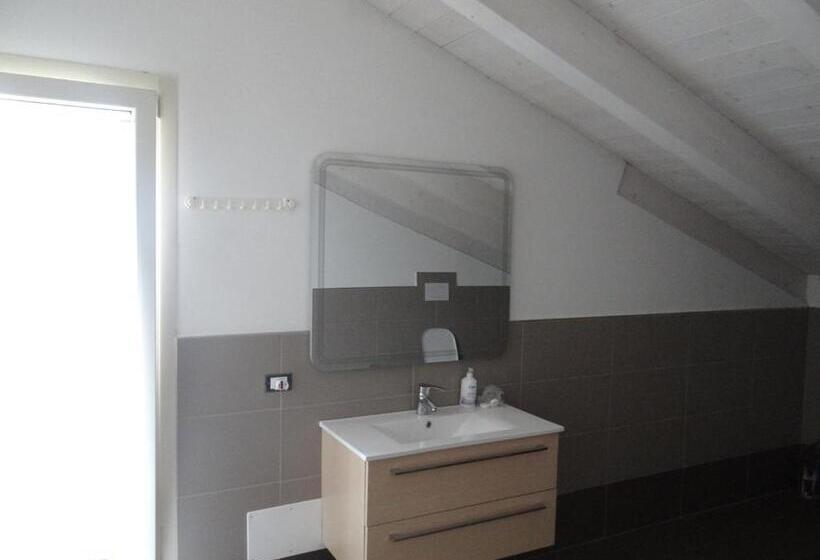 1 Bedroom Apartment Lake View, Nuovo Laghetto Del Frassino