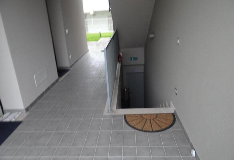 1 Bedroom Apartment Lake View, Nuovo Laghetto Del Frassino