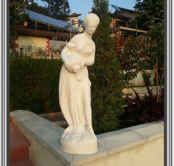 اتاق استاندارد سه تخته با چشمانداز باغ, Villa Summer House