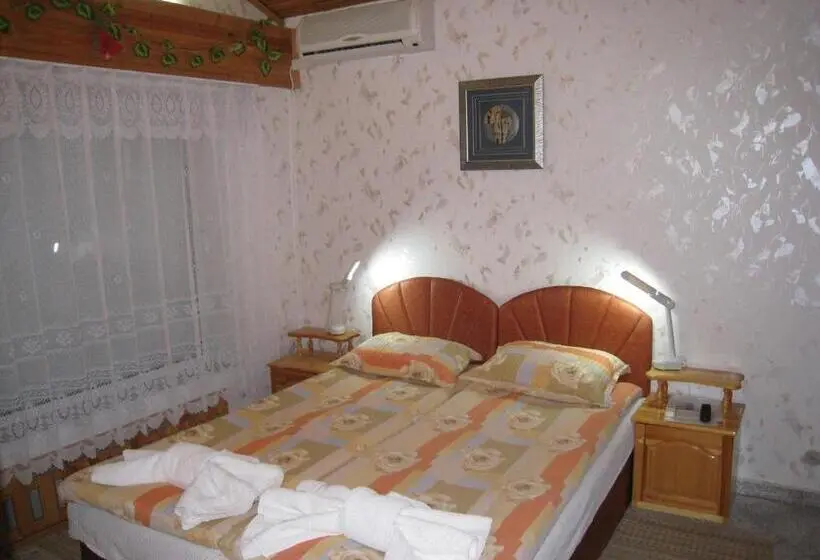 اتاق استاندارد, Villa Summer House