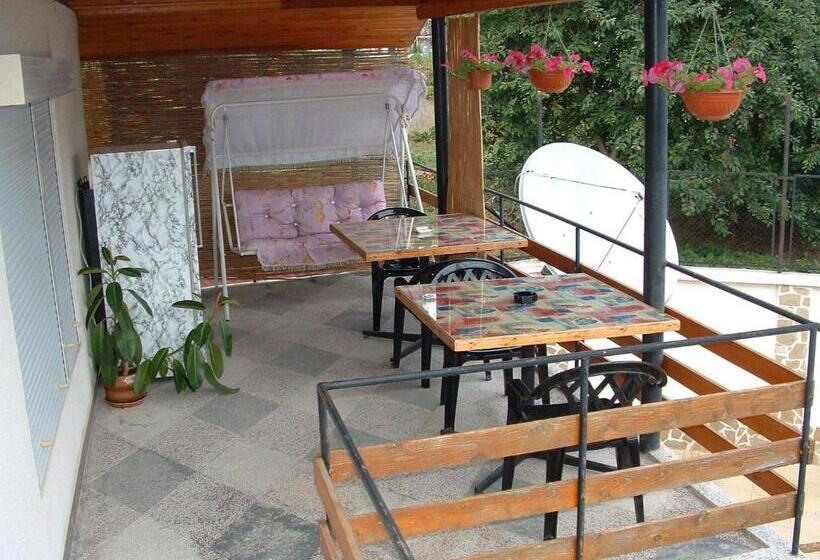 اتاق استاندارد, Villa Summer House