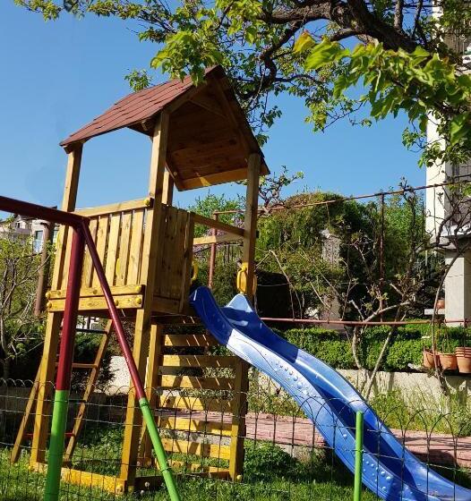 آپارتمان 1 خوابه, Villa Summer House