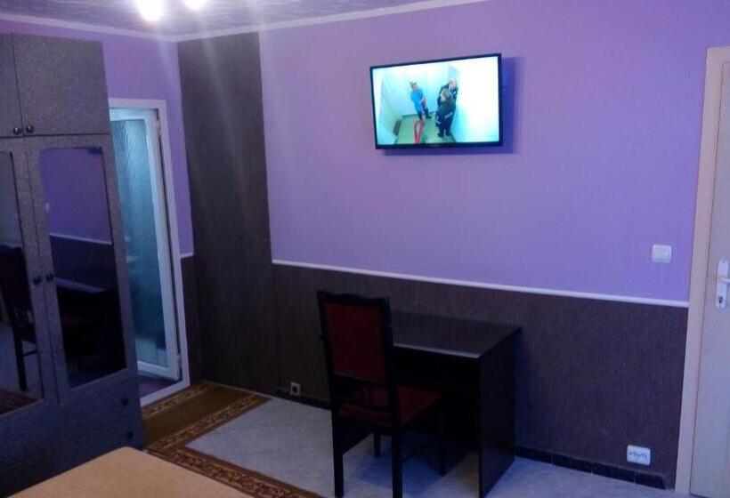 اتاق استاندارد سه نفره, Villa Summer House