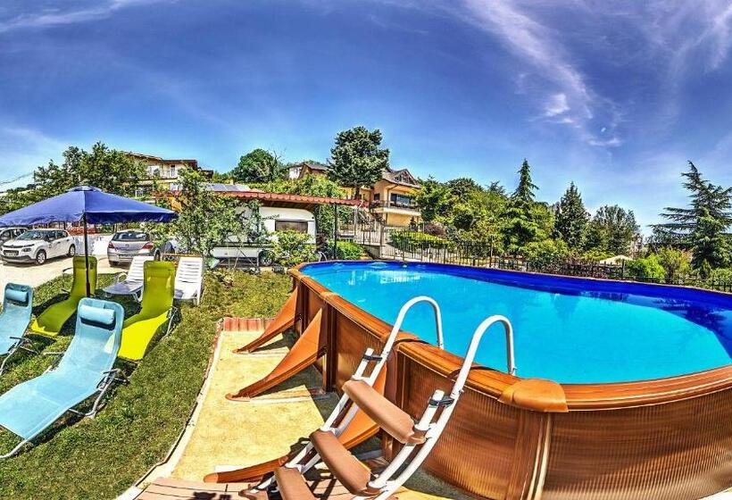 اتاق استاندارد با چشم‌انداز دریا, Villa Summer House