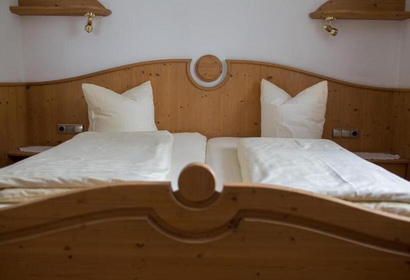 غرفة عادية خماسية, Pension Sonnenheim