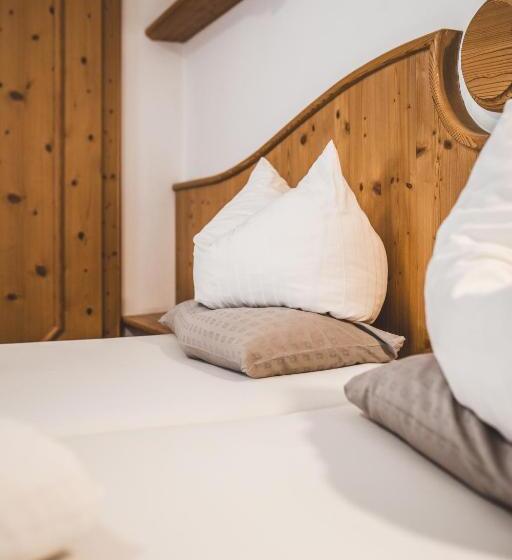 غرفة قياسية ثلاثية, Pension Sonnenheim