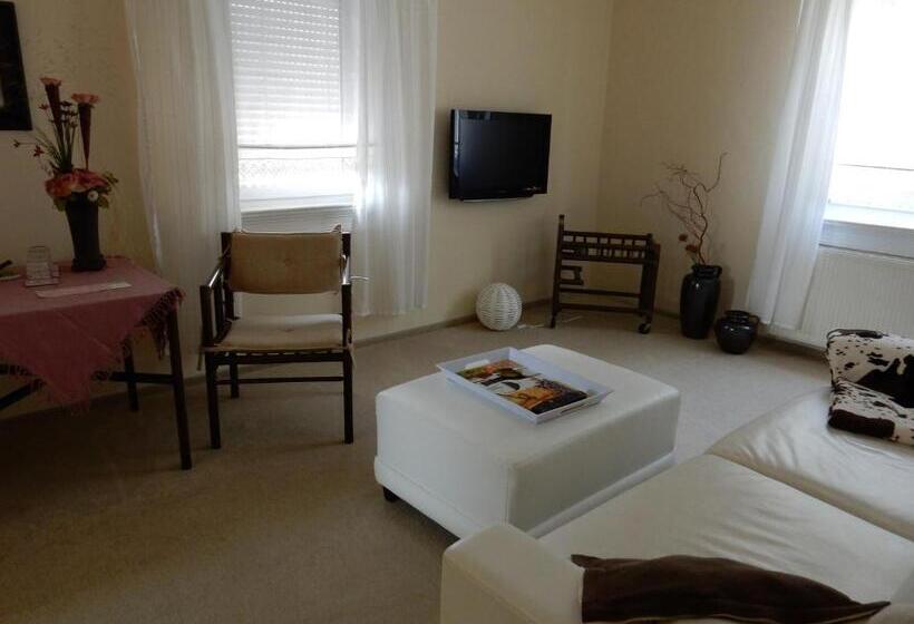 スイート, Pension Waldesblick