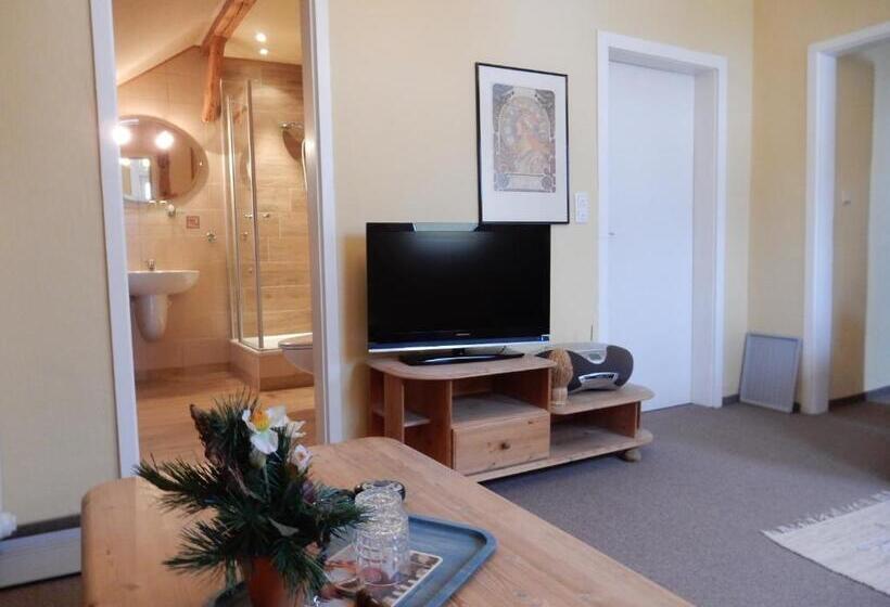 コンフォートルーム, Pension Waldesblick