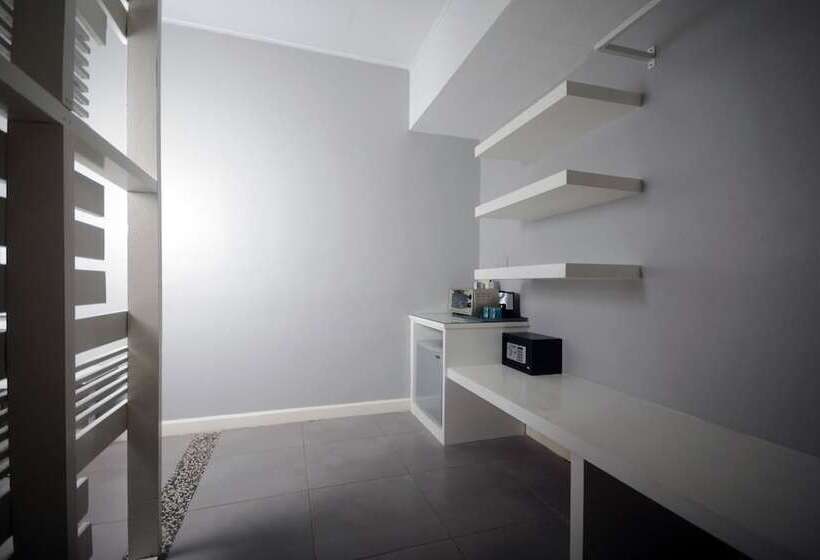 Номер Стандарт, La Pari Pari