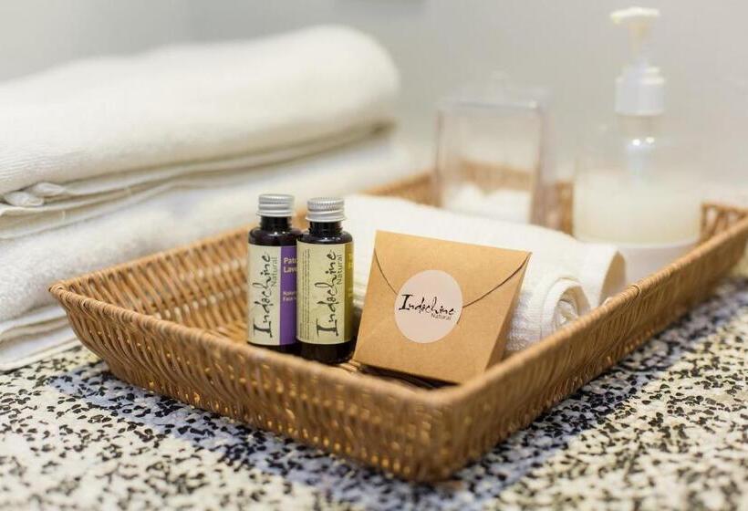 اتاق استاندارد برای معلولان, La Pari Pari