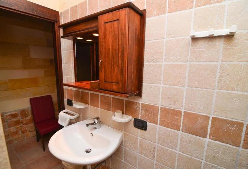 חדר קלאסי לשלושה, Bed And Breakfast Europa