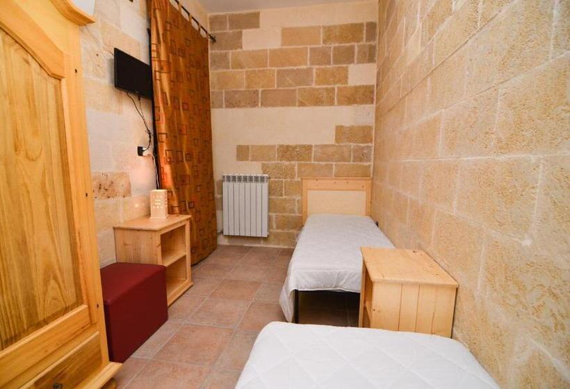 غرفة قياسية مع حمام خارجي, Bed And Breakfast Europa