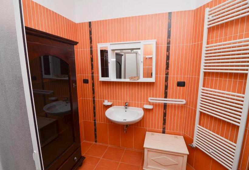 חדר סטנדרט טריפל חדר רחצה חיצוני, Bed And Breakfast Europa