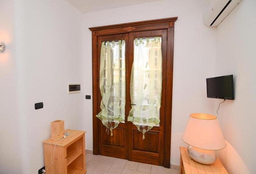 غرفة قياسية ثلاثية مع حمام خارجي, Bed And Breakfast Europa