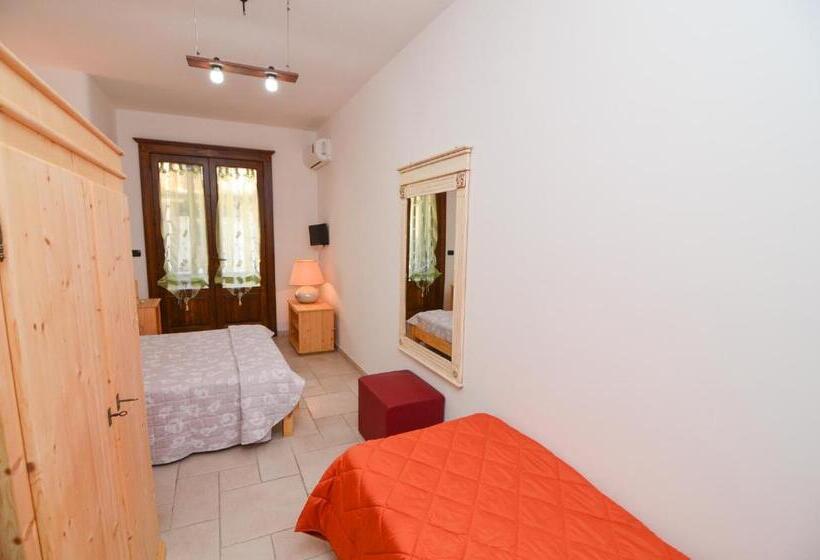 חדר סטנדרט טריפל חדר רחצה חיצוני, Bed And Breakfast Europa