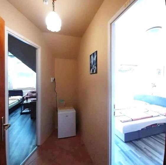 سوییت خانوادگی, Czakó Vendégház és Nyaralóudvar