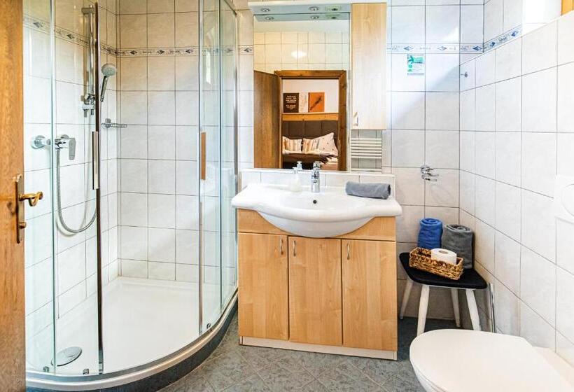 חדר משפחתי, Gästehaus Fellner