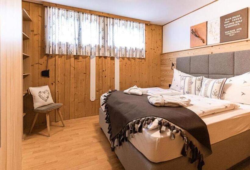 חדר משפחתי, Gästehaus Fellner