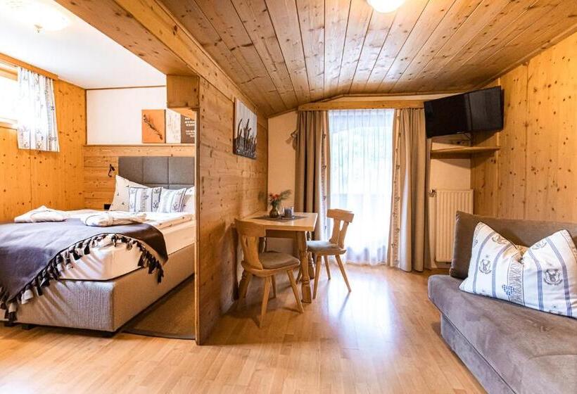 חדר משפחתי, Gästehaus Fellner