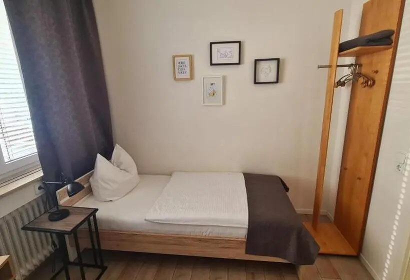 Standard Yhden Hengen Huone Jaettu Kylpyhuone, Horn Gästehaus