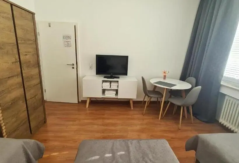 Standard Kolmen Hengen Huone Jaettu kylpyhuone, Horn Gästehaus
