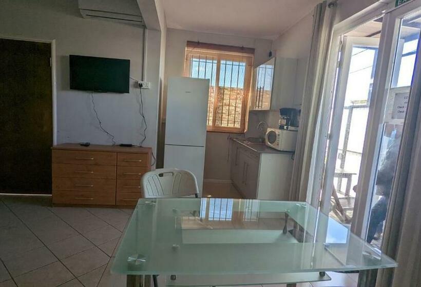 디럭스 스튜디오, Sacha Tourist Residence 1