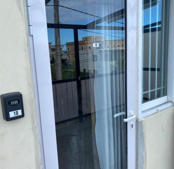 스탠다드 스튜디오 (테라스구비), Sacha Tourist Residence 1