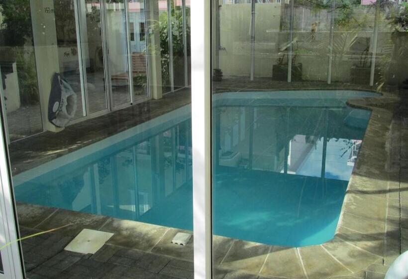 디럭스 스튜디오, Sacha Tourist Residence 1