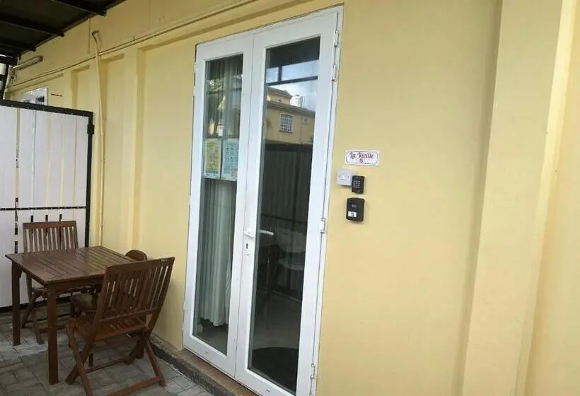 استودیوی لوکس, Sacha Tourist Residence 1