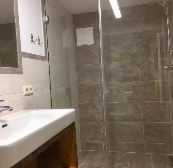 דירת חדר, Biobauernhof Kleinummerstall