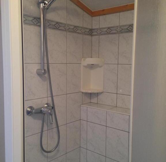 חדר סטנדרט לשלושה עם מרפסת, Biobauernhof Kleinummerstall