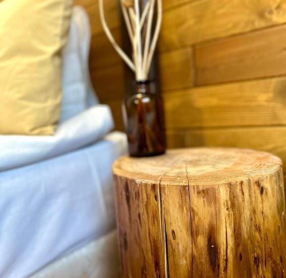 低层单卧公寓, Red House Family