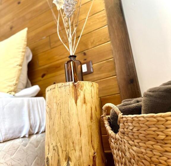 标准间, Red House Family